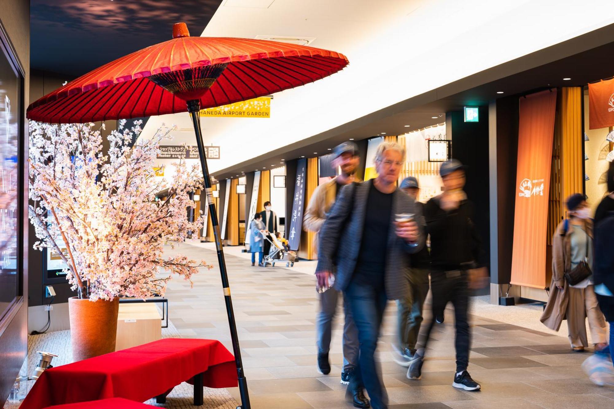 Villa Fontaine Premier Haneda Airport Tokyo Exterior photo Interior of the shopping mall