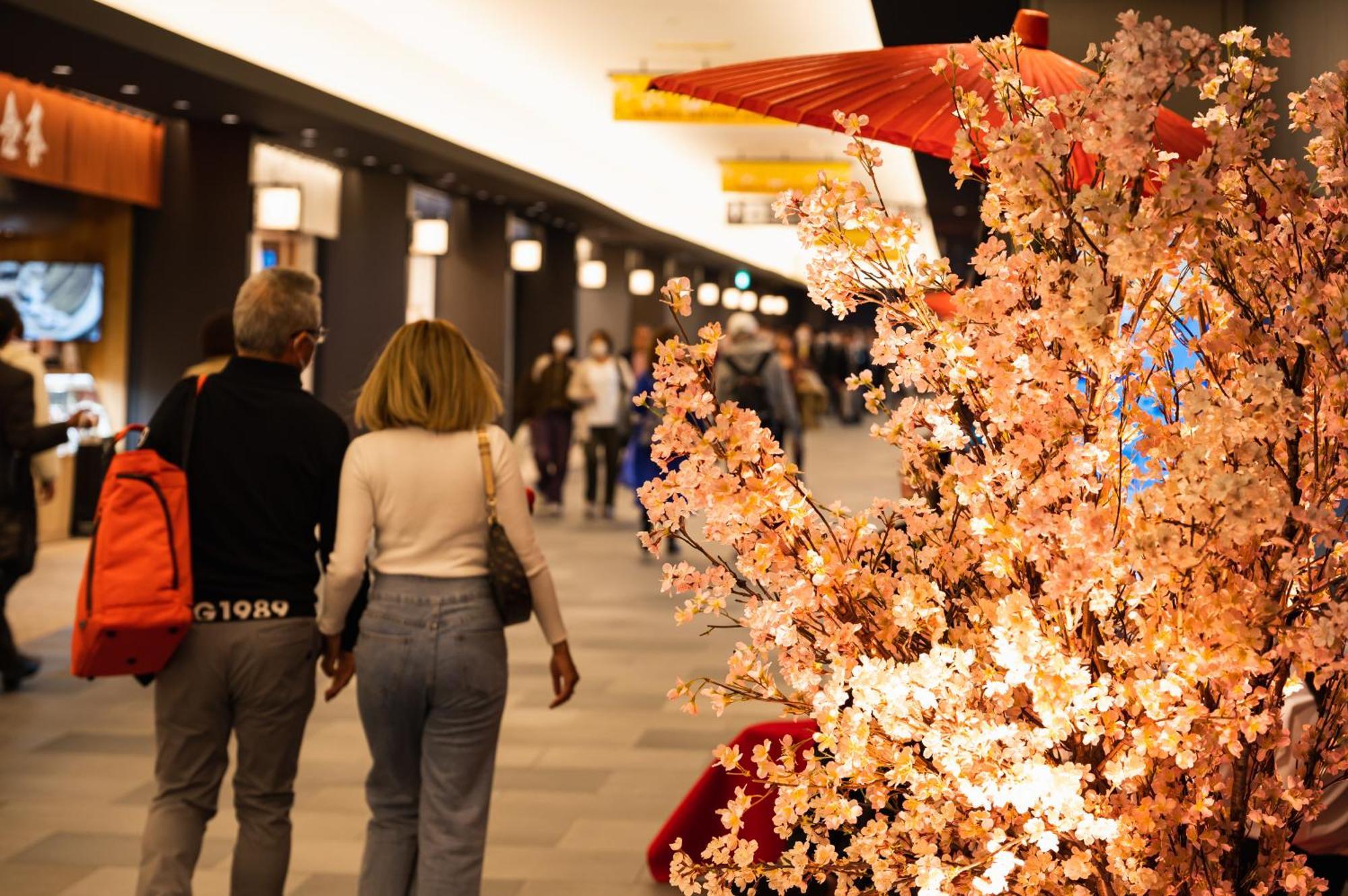 Villa Fontaine Premier Haneda Airport Tokyo Exterior photo Christmas shopping in the United States